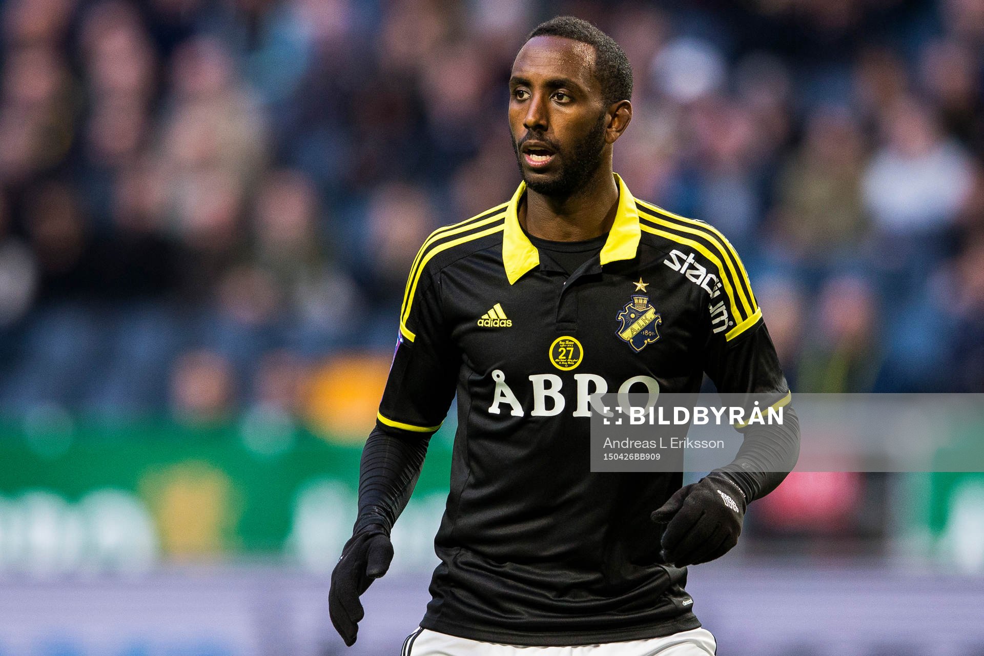 AIK:s Henok Goitom under fotbollsmatchen i Allsvenskan mellan AIK och Örebro den 26 april 2015 i Stockholm. 
