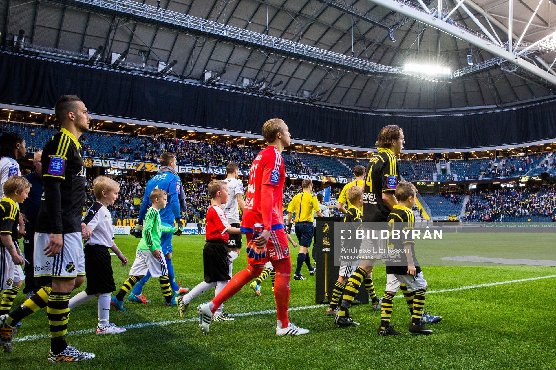 s Panajotis Dimitriadis, målvakt Patrik Carlgren och