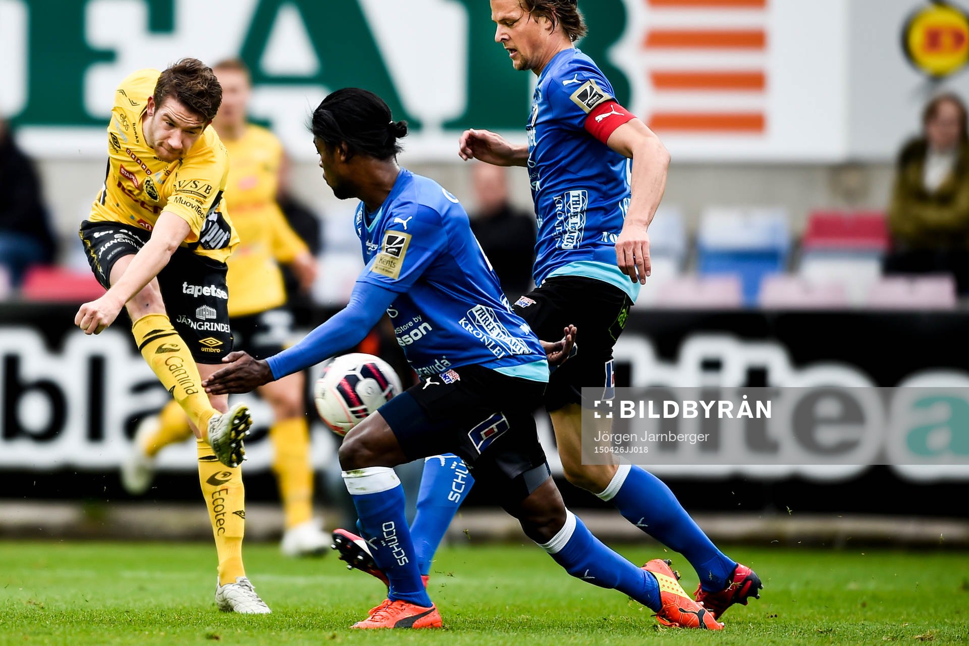 Elfsborgs Marcus Rohdén testar skott