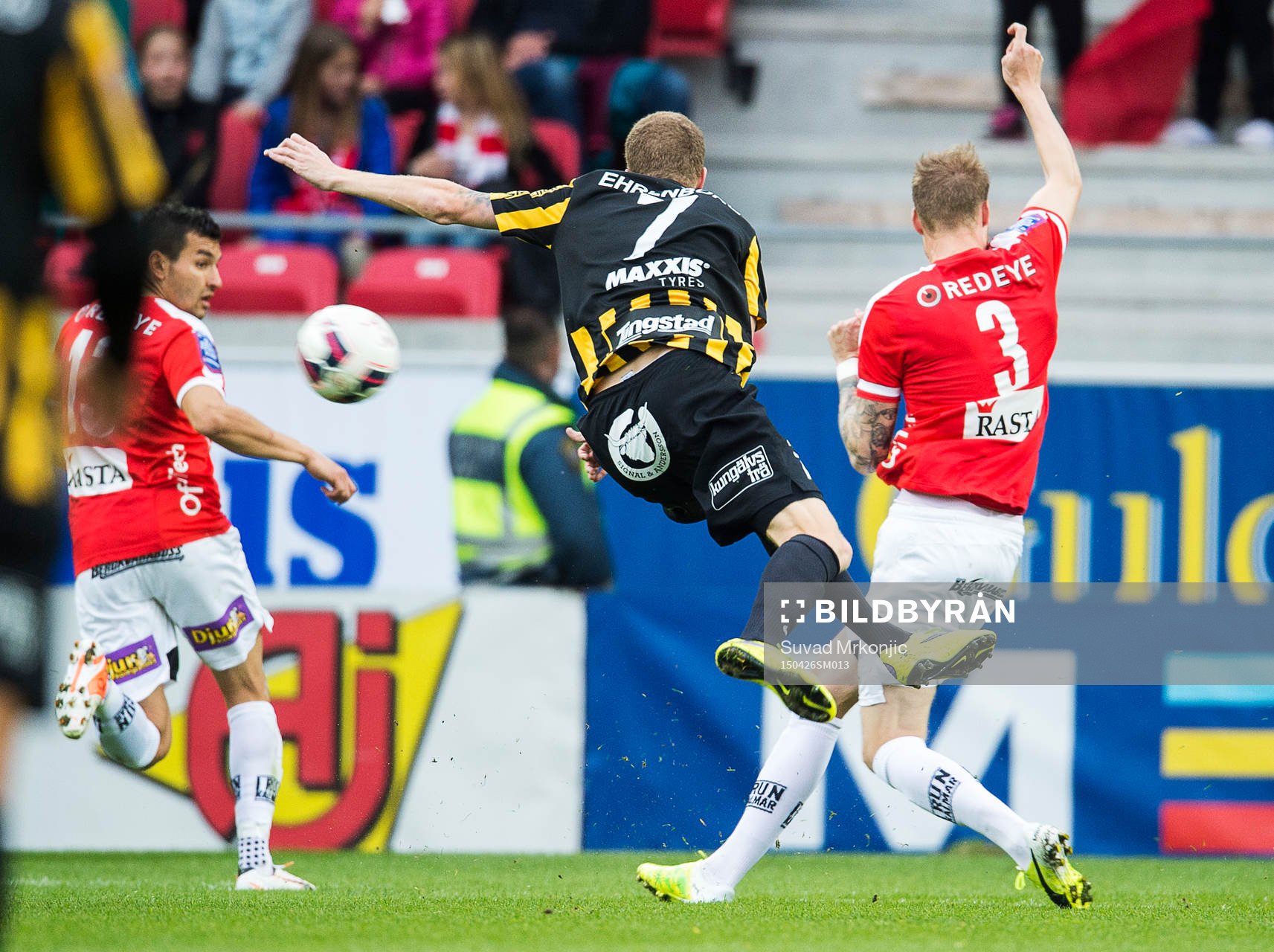 Häckens Simon Gustafson  och Kalmars  Marcus Nilsson
