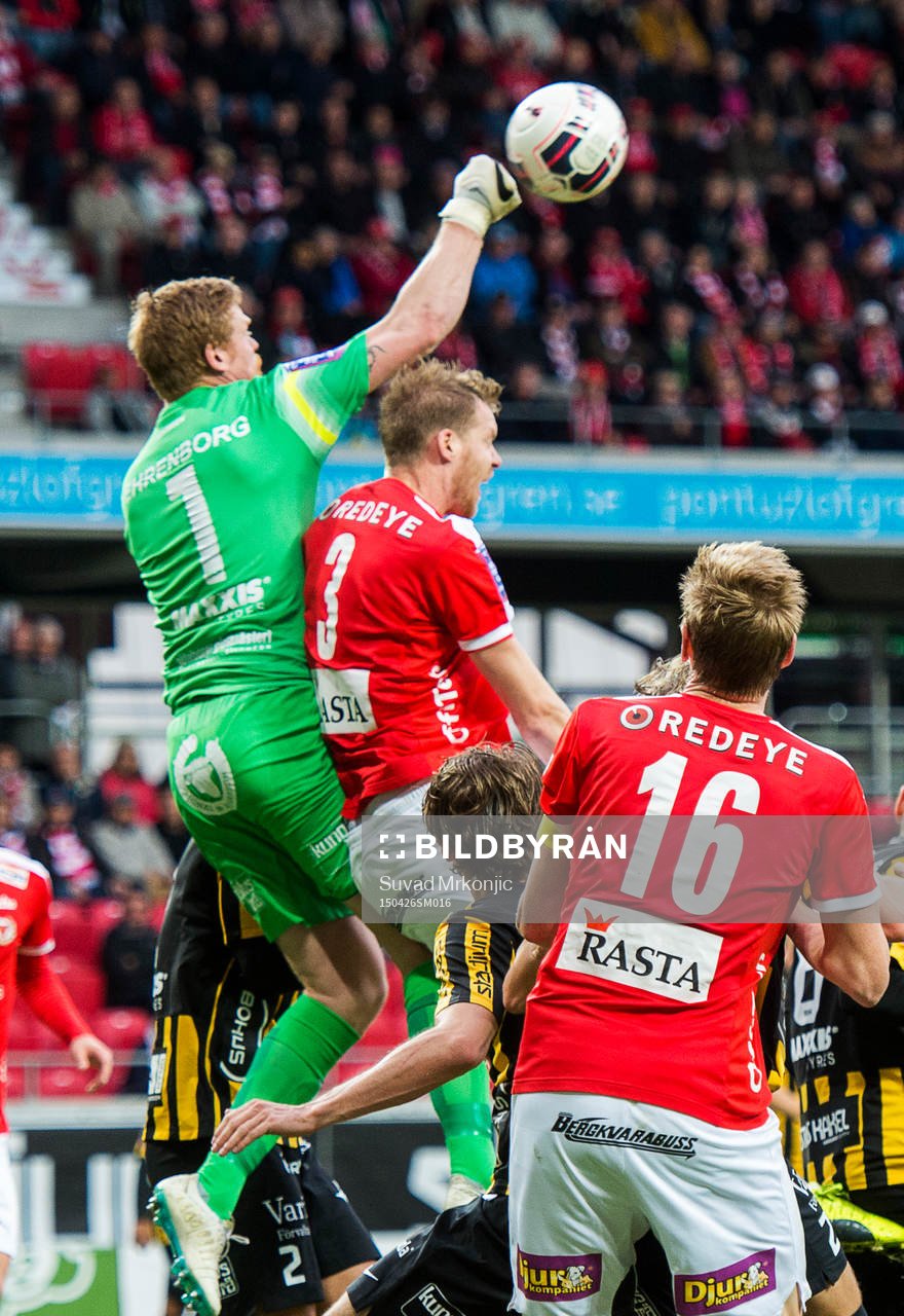 Häckens målvakt Christoffer Källqvist och Kalmars Marcus