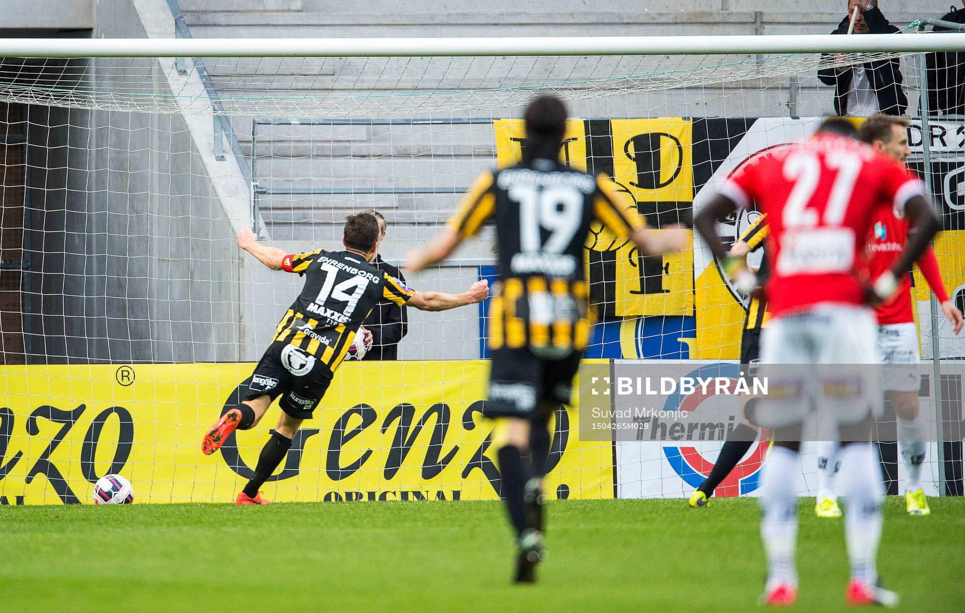 Häckens Martin Ericsson jublar