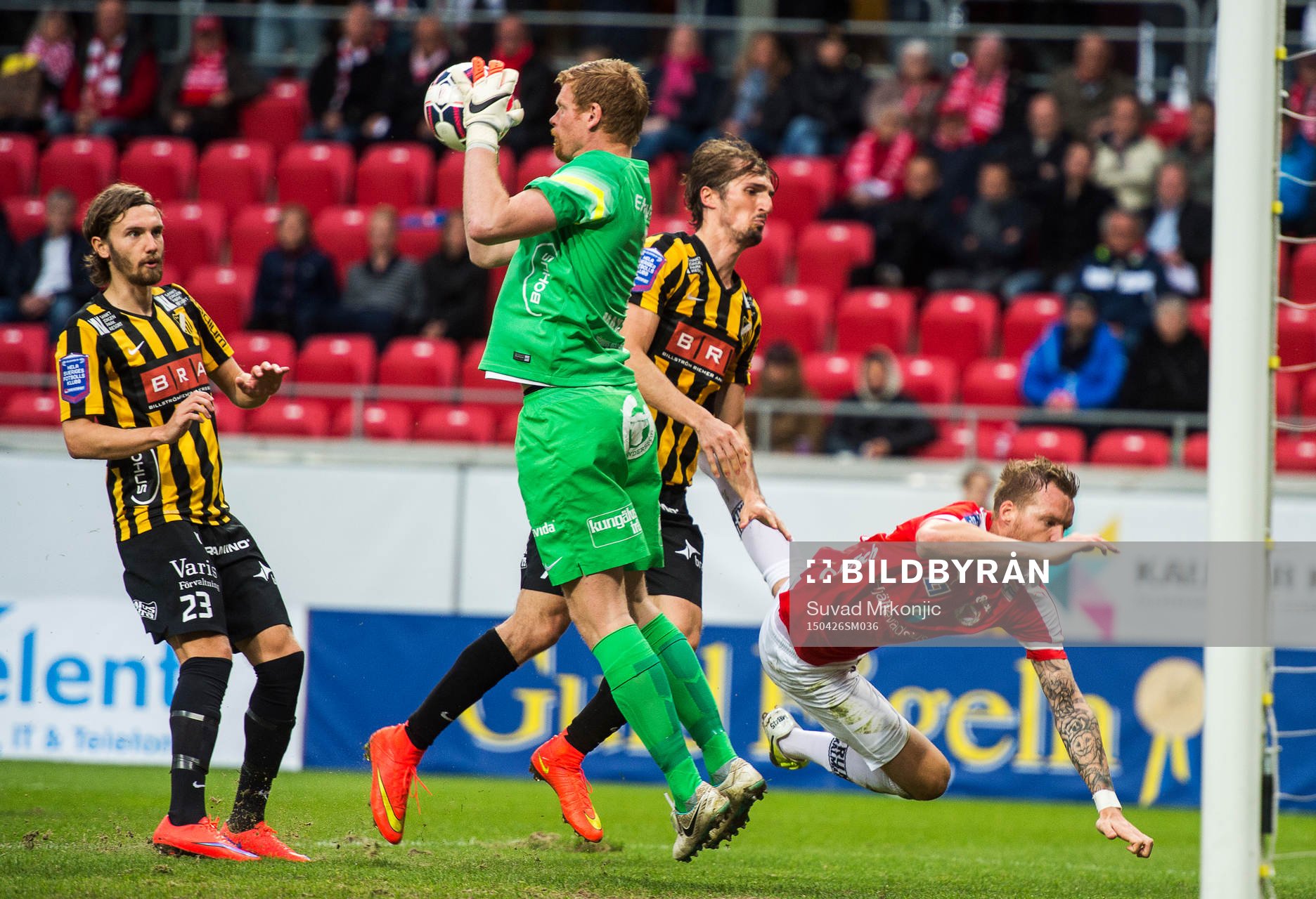 Häckens målvakt Christoffer Källqvist och Kalmars Marcus