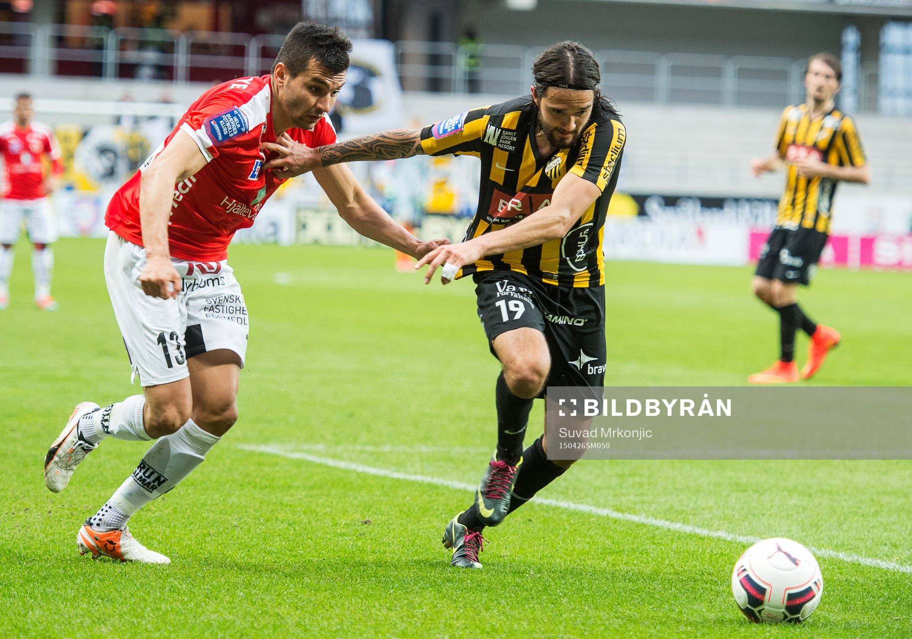 Kalmars Emin Nouri och Häckens Leonard Zuta
