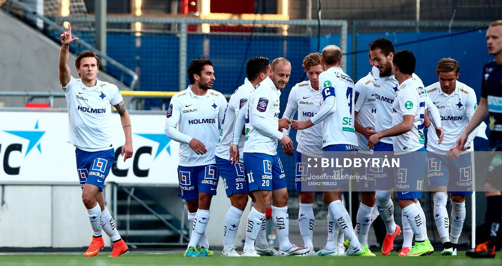 Norrköpings Arnór Ingvi Traustason jublar