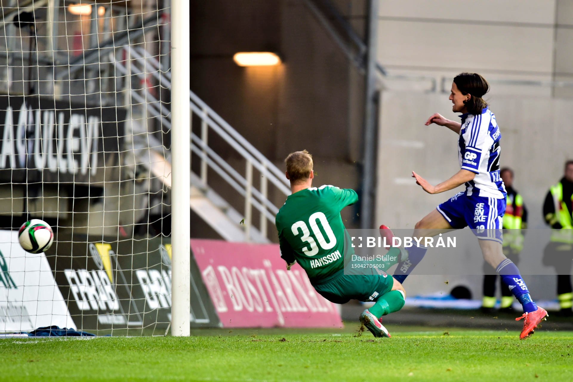 IFK Göteborgs Lasse Vibe gör 1-0 bakom Helsingborgs