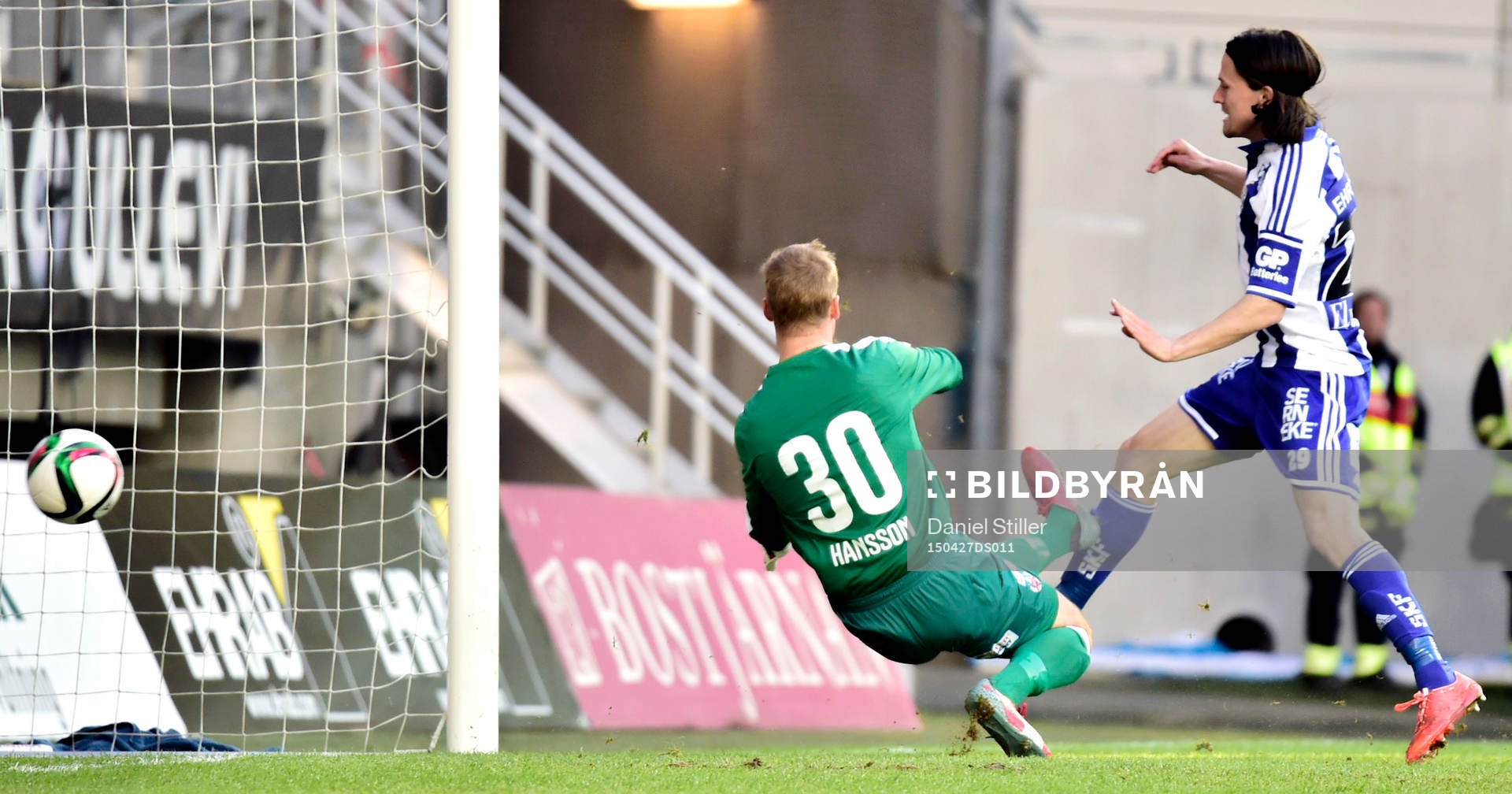 IFK Göteborgs Lasse Vibe gör 1-0 bakom Helsingborgs