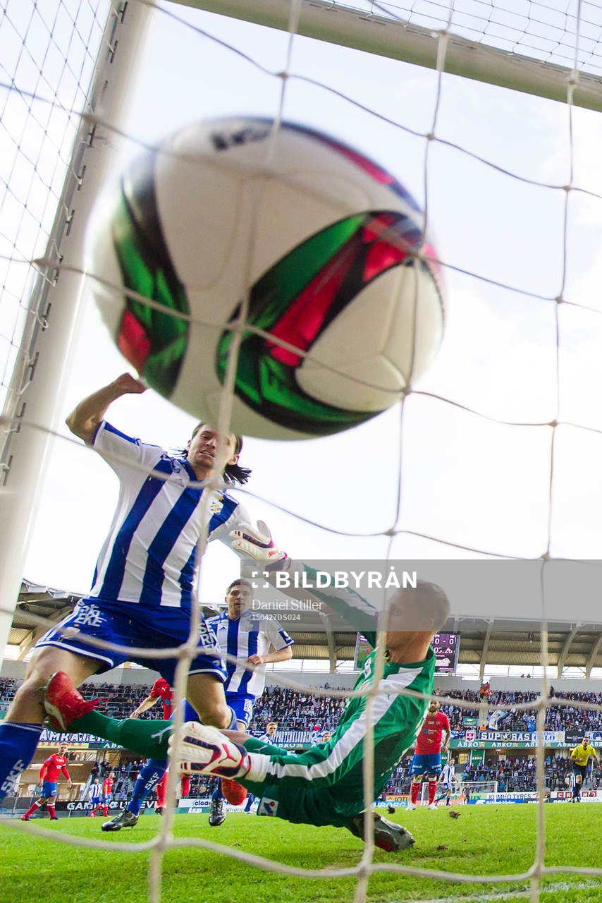 IFK Göteborgs Lasse Vibe gör 1-0 bakom Helsingborgs