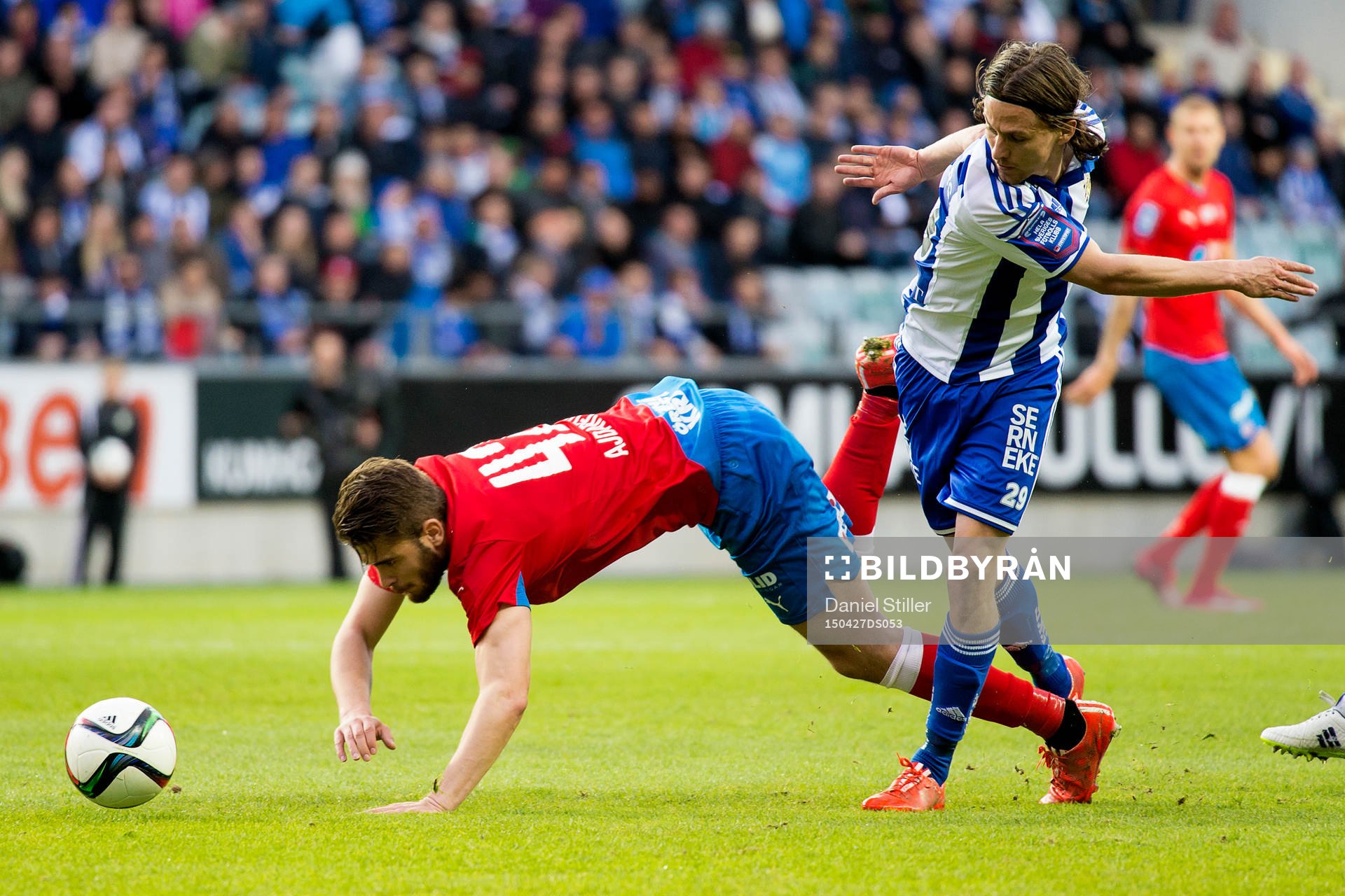 IFK Göteborgs Lasse Vibe fäller Helsingborgs Astrit