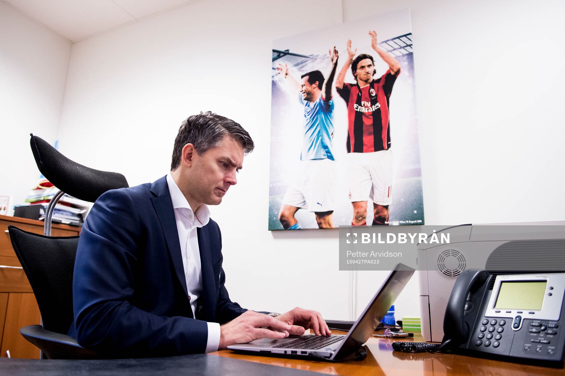 Malmö FFs VD Niclas Carlnén på sitt kontor