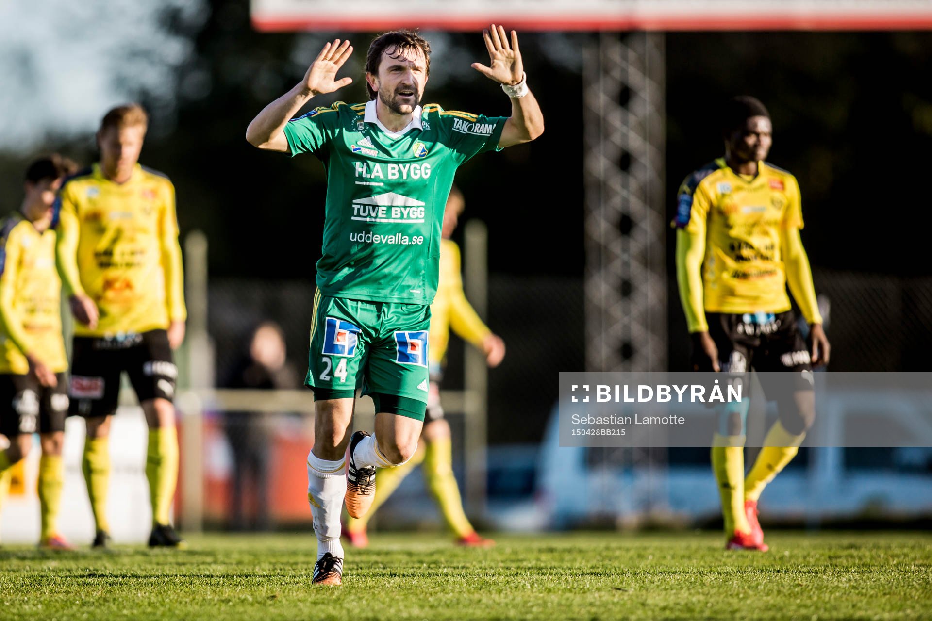 Ljungskiles Aleksandar Kitic jublar