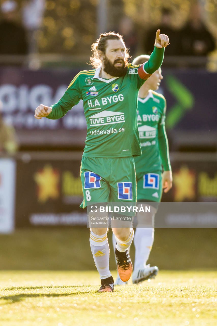 Ljungskiles Marcus Gustafsson under fotbollsmatchen i Superettan mellan Ljungskile och Mjällby den 28 april 2015 i Ljungskile.