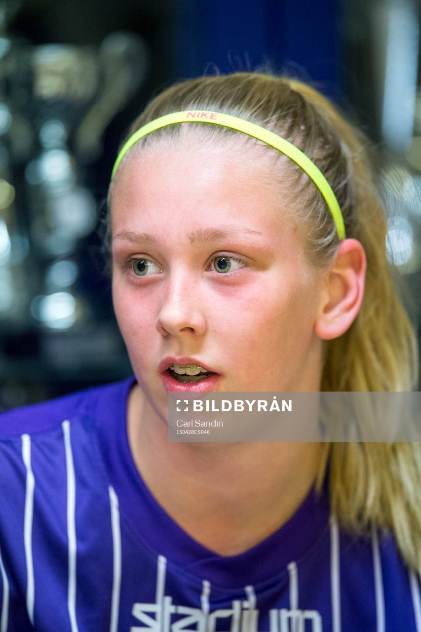 Nora Rönnfors, ambitionslaget