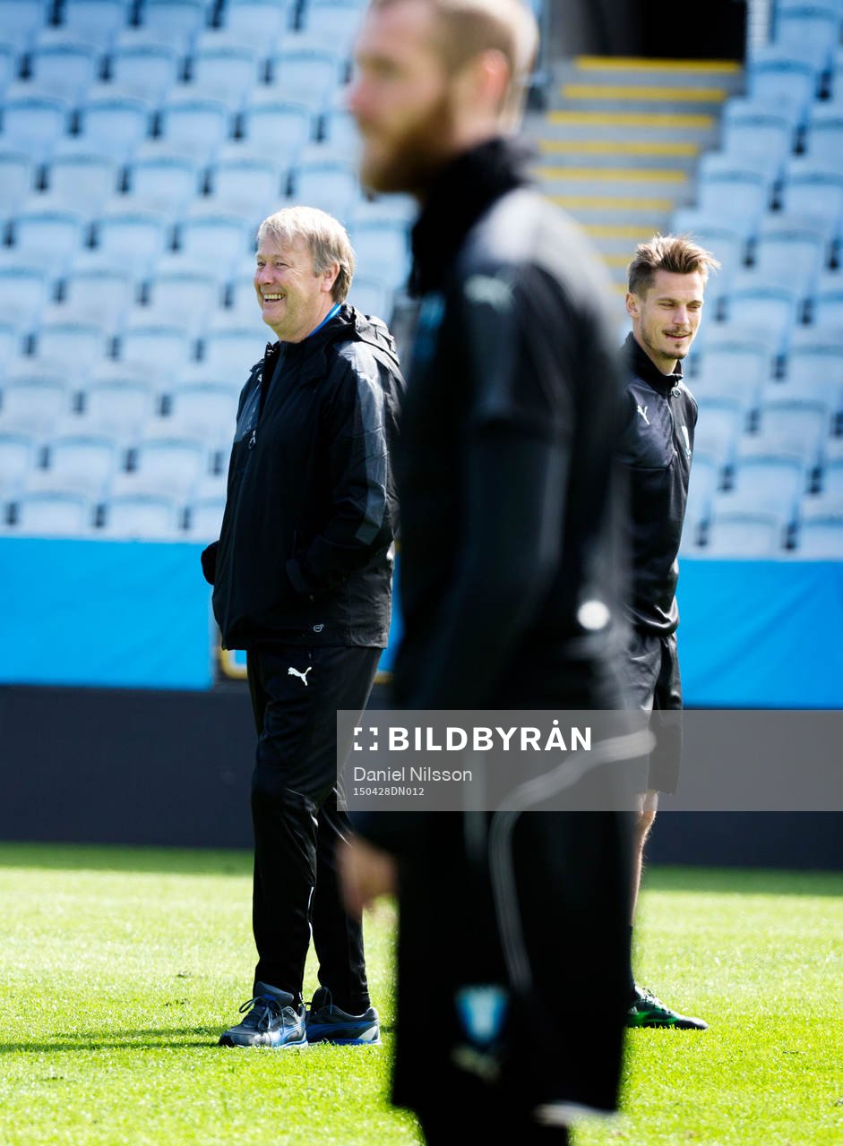 s tränare Åge Hareide och Markus Rosenberg och Jo Inge
