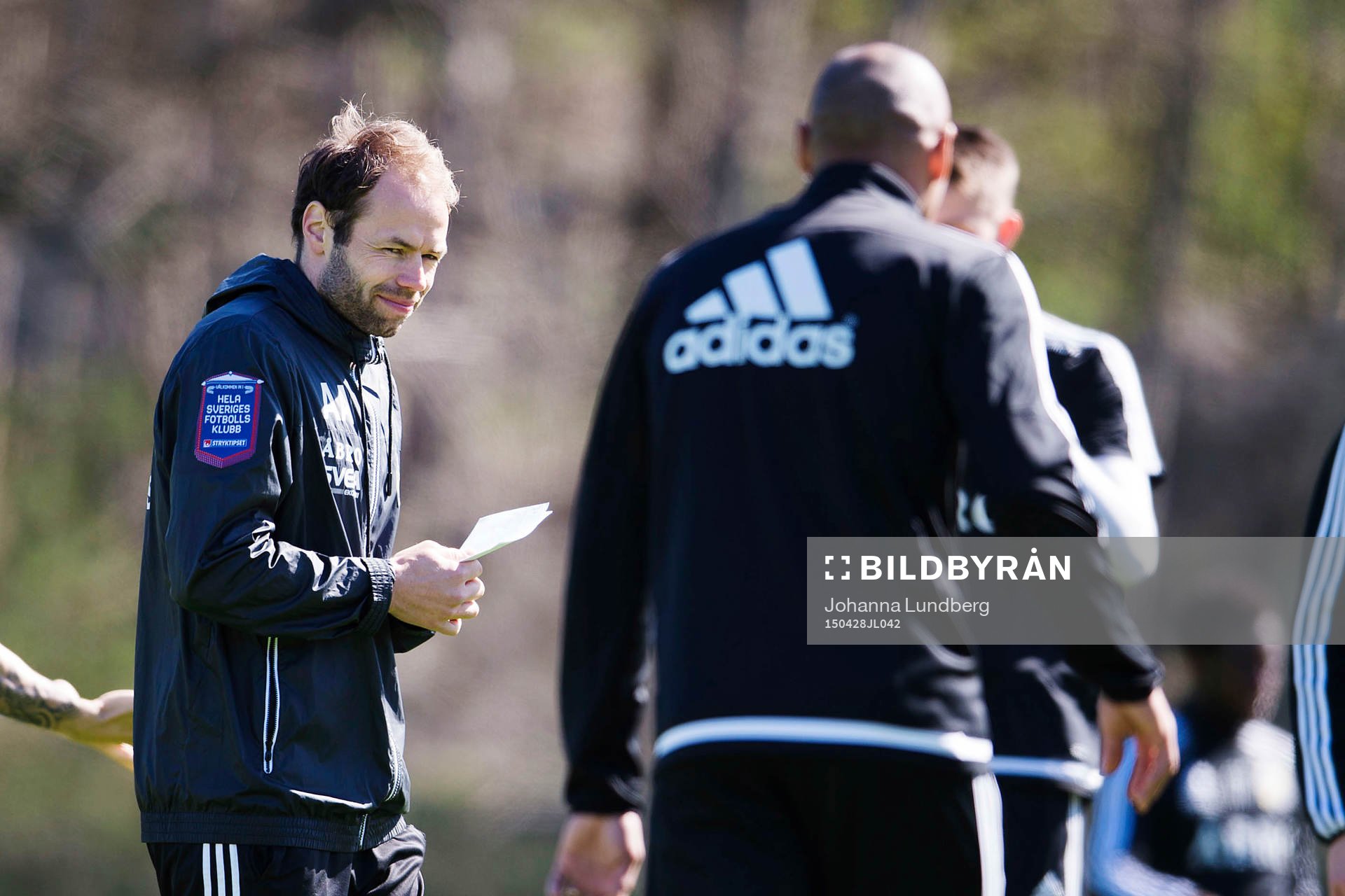 AIK:s tränare Andreas Alm under en fotbollsträning med AIK den  28 april 2015 i Stockholm. 