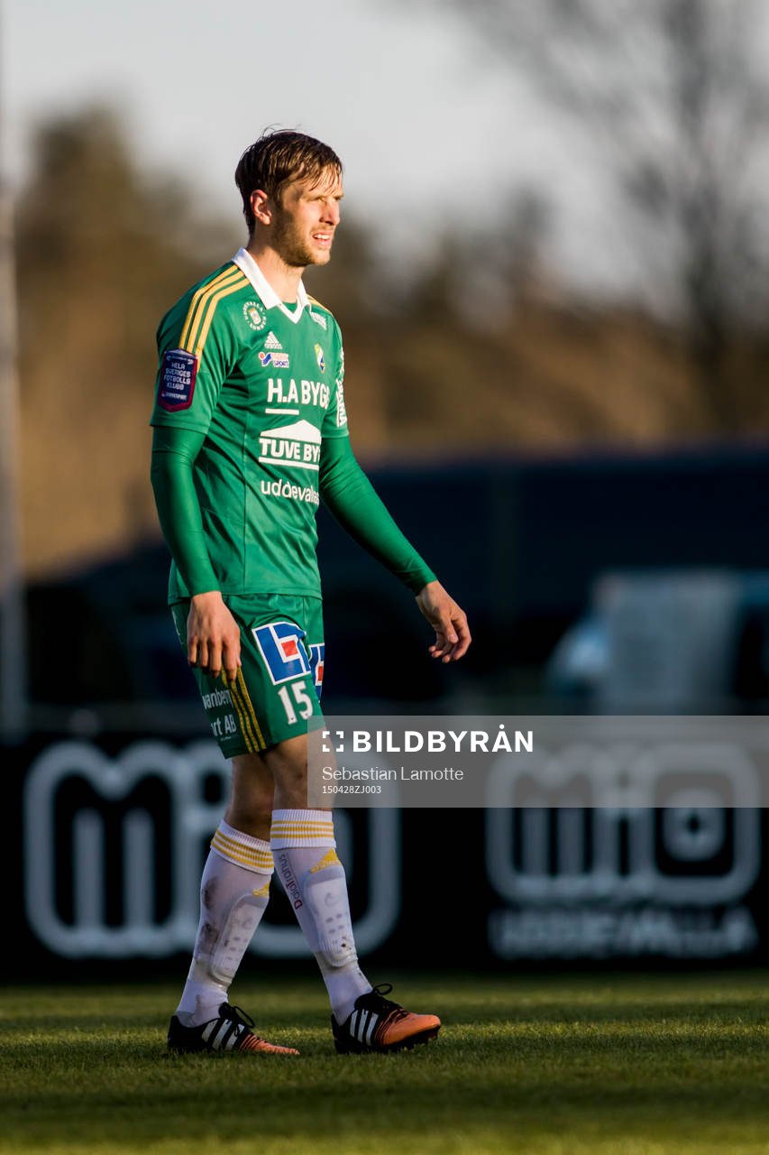 Ljungskiles Alexander Mellqvist under fotbollsmatchen i Superettan mellan Ljungskile och Mjällby den 28 april 2015 i Ljungskile.