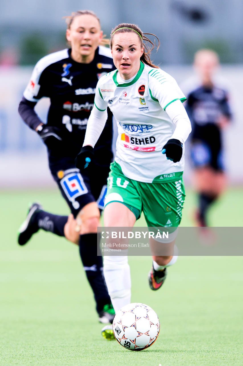 Hammarbys Elina Johansson under fotbollsmatchen i Damallsvenskan mellan Hammarby och Linköping den 29 april 2015 i Stockholm.