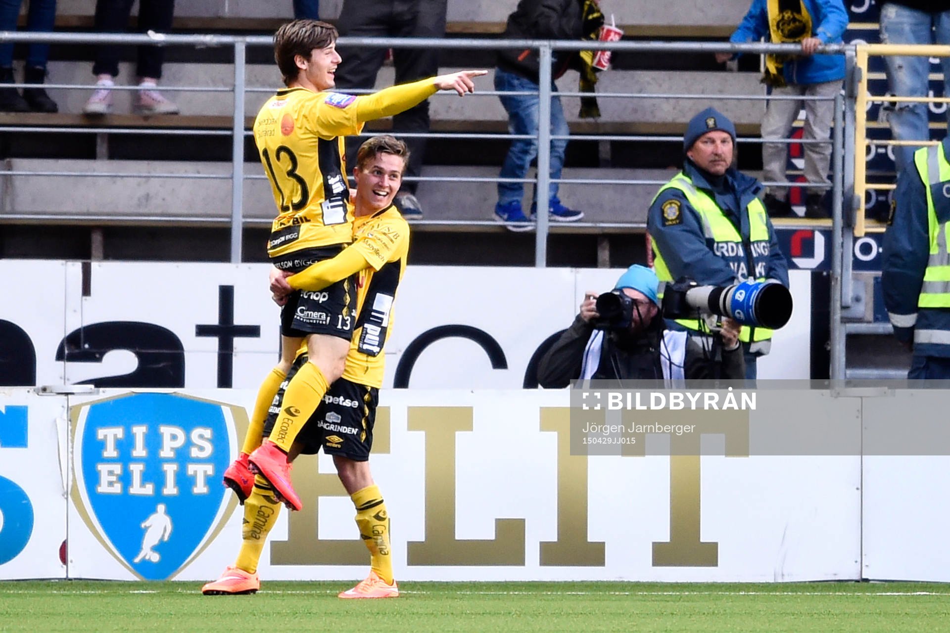 Elfsborgs Arber Zeneli jublar