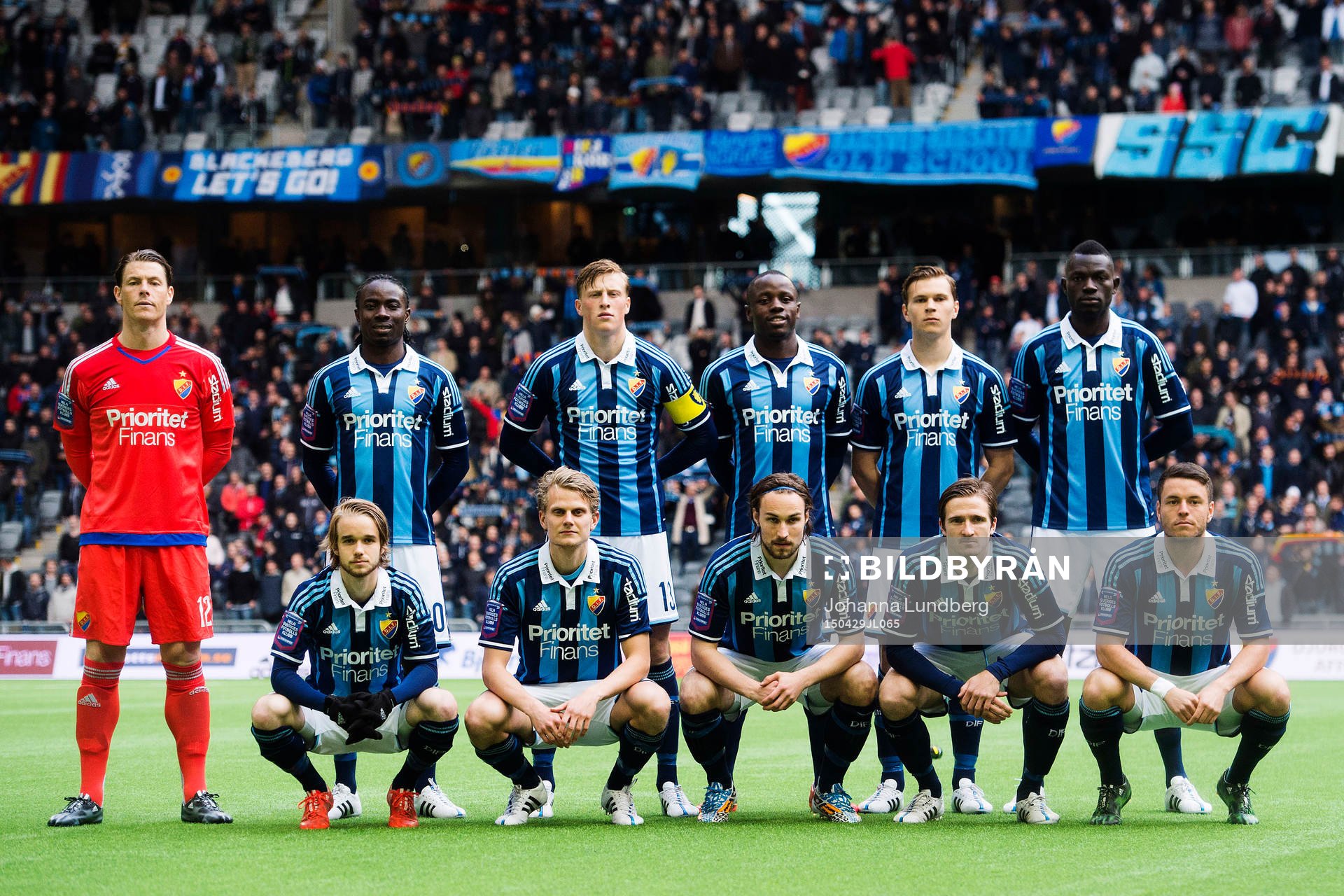 Djurgårdens spelare står uppställda för en lagbild