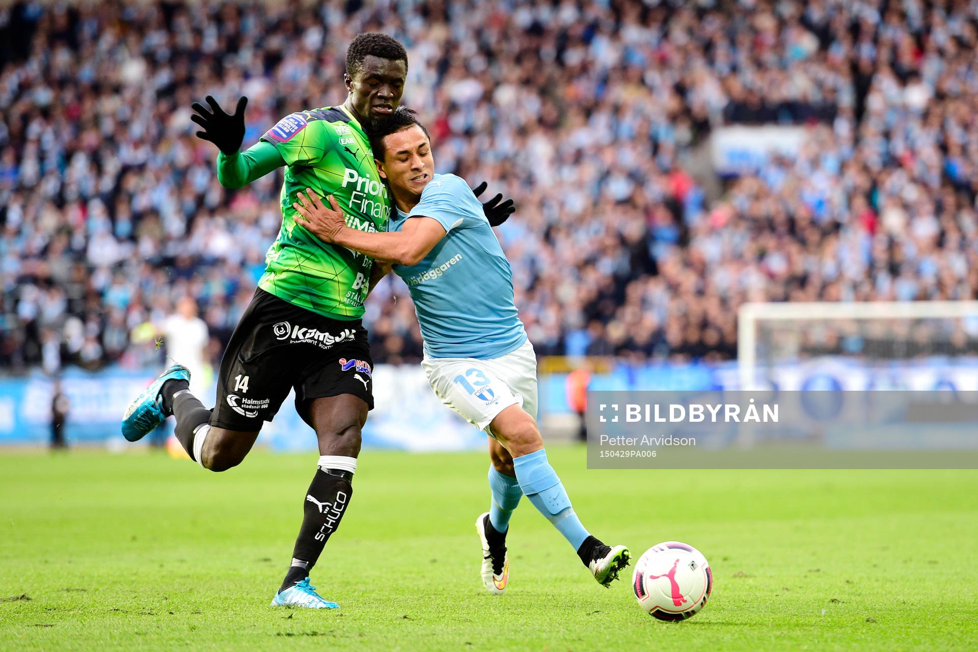 Halmstads Kwame Karikari och Malmö FFs Victor Yoshimar