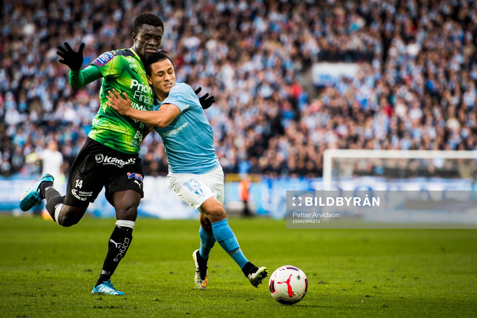 Halmstads Kwame Karikari och Malmö FFs Victor Yoshimar