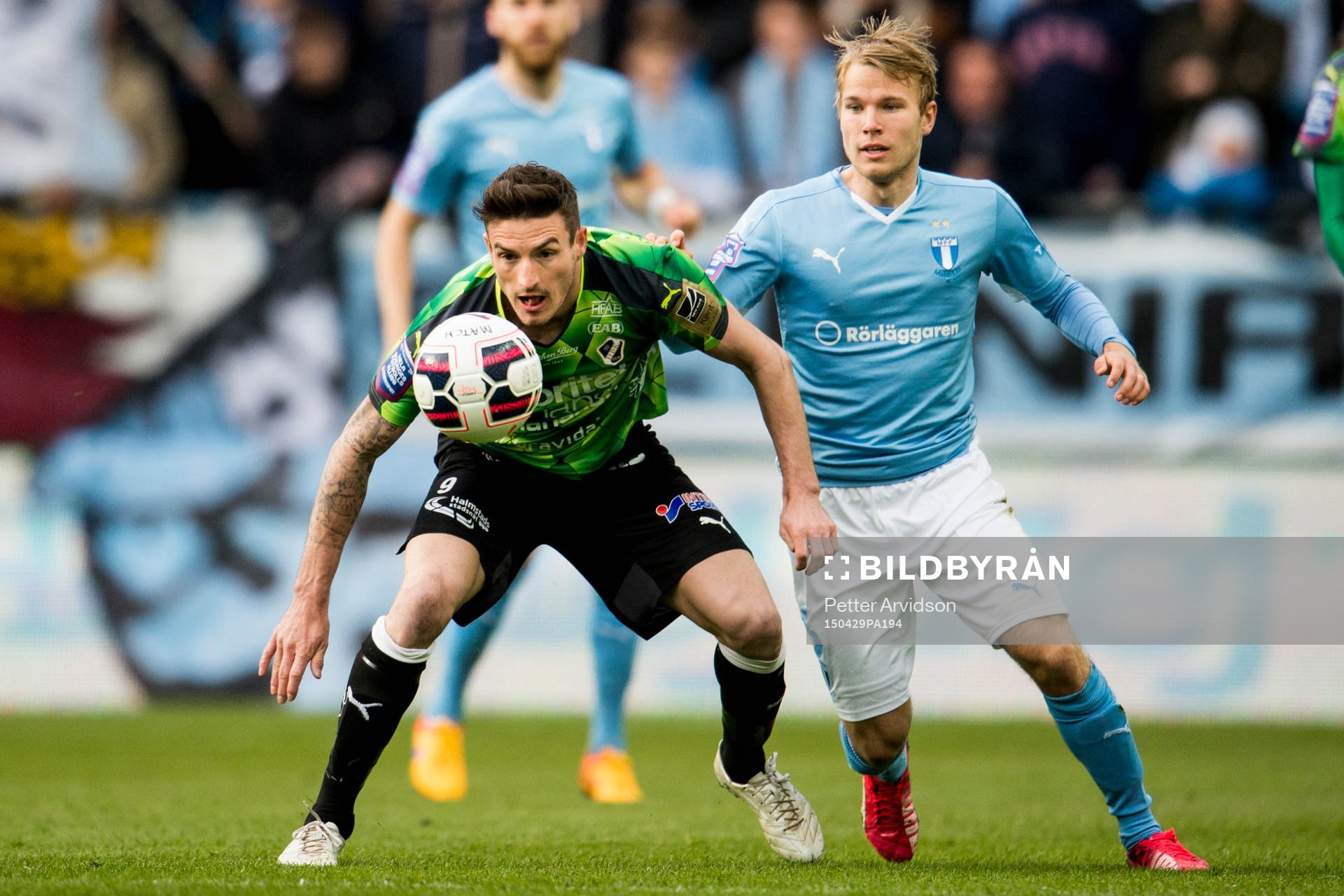 Halmstads James Keene och Malmö FFs Oscar Lewicki