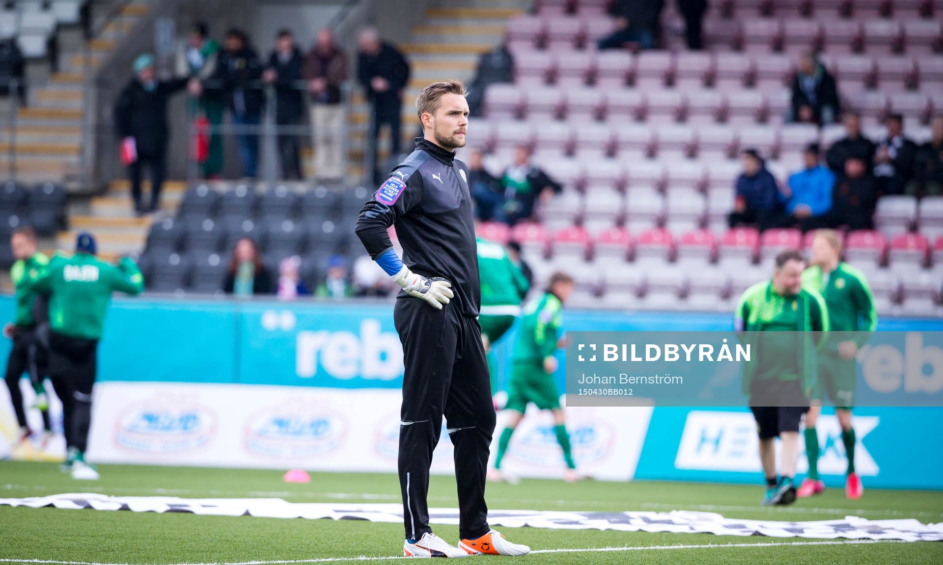 Örebros målvakt Oscar Jansson är petad mot matchen mot