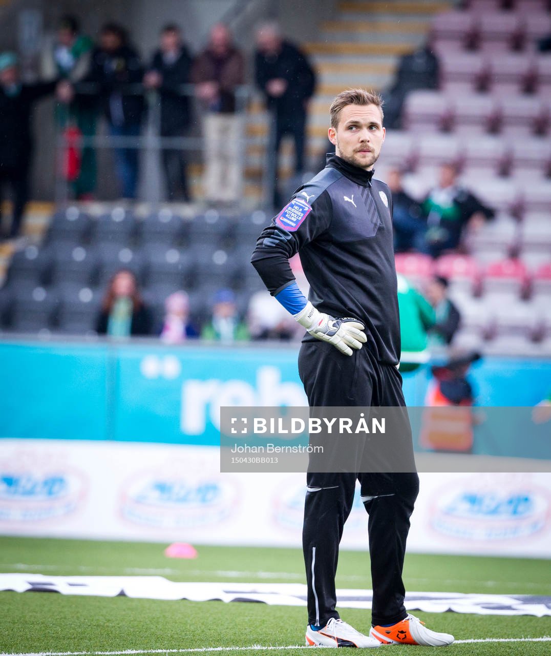 Örebros målvakt Oscar Jansson är petad mot matchen mot