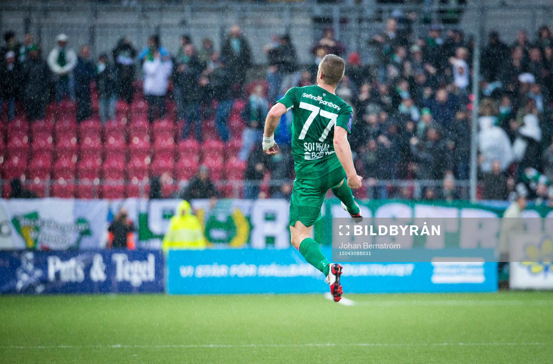 Hammarbys Mats Solheim gör 1-1 och jublar