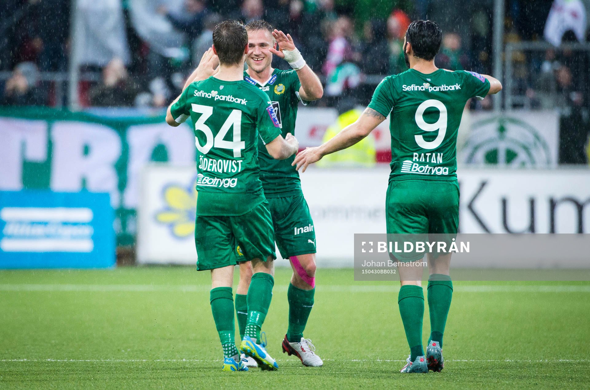 Hammarbys Mats Solheim gör 1-1 och jublar med Måns