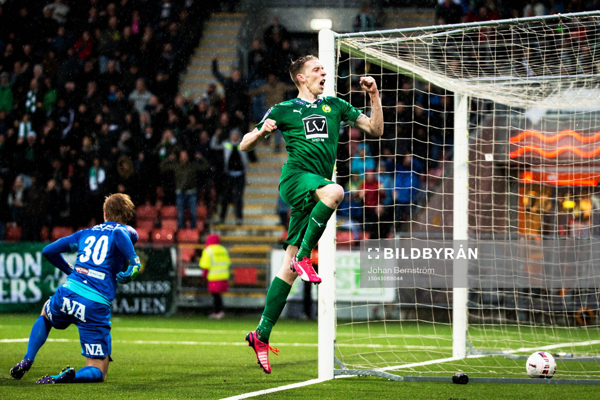 Hammarbys Birkir Már Saevarsson jublar