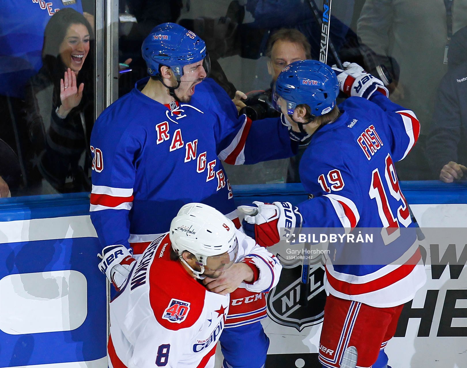 New York Rangers Chris Kreider (L) celebrates scoring a