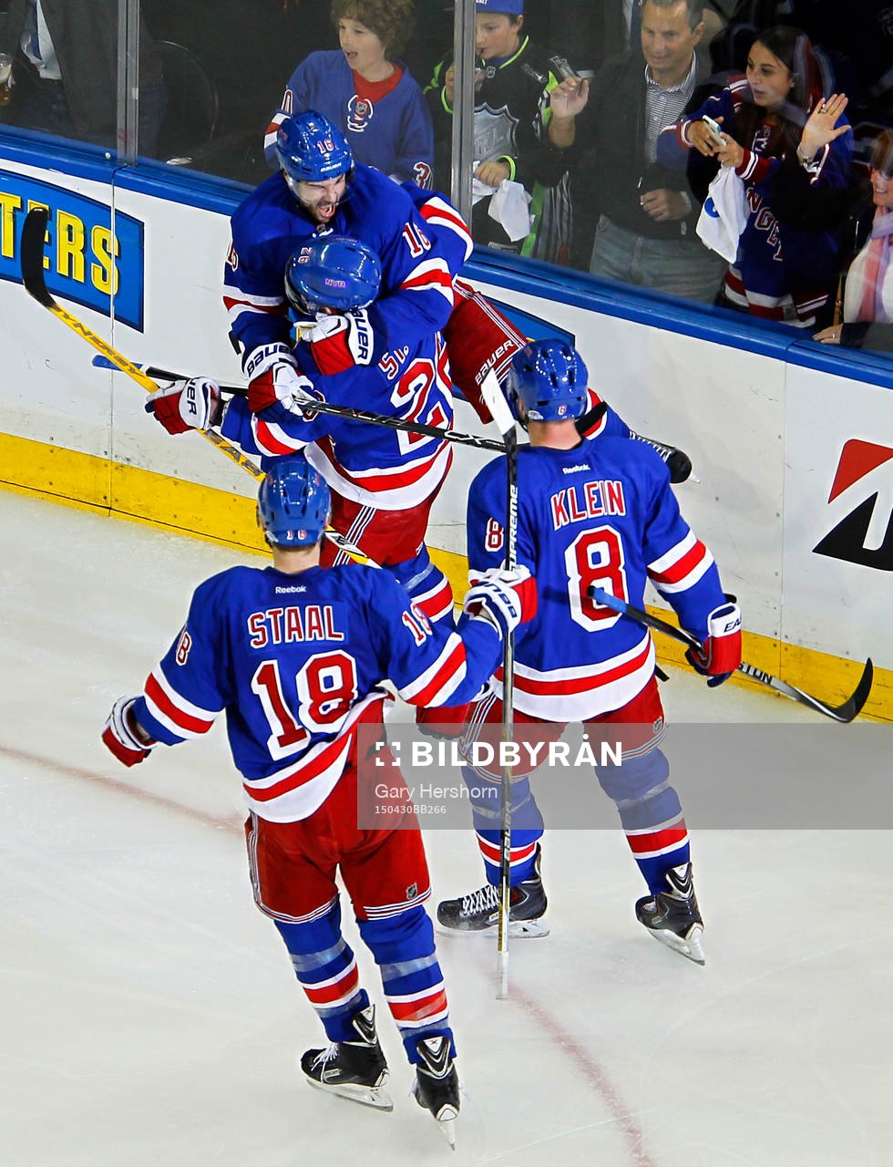 New York Rangers Derick Brassard (16) celebrates scoring a
