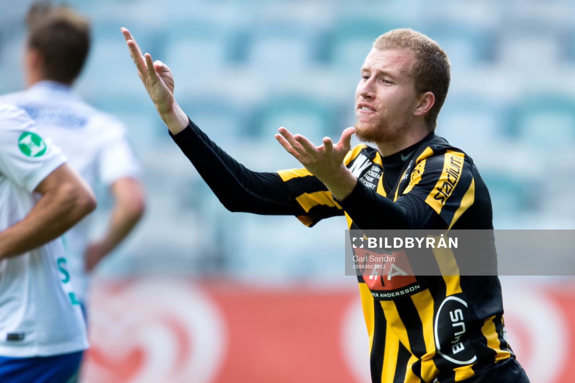 Häckens Simon Gustafson reagerar