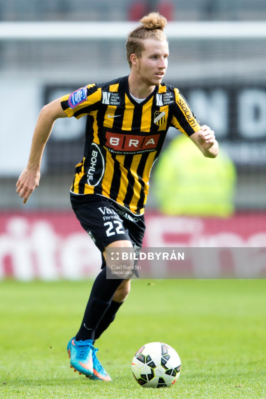 Häckens Samuel Gustafson under en fotbollsmatch i Allsvenskan mellan Häcken och IFK Norrköping den 30 april 2015 i Göteborg.