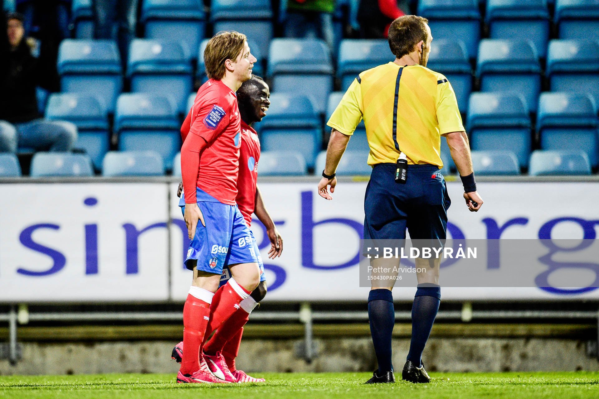 Helsingborgs Darijan Bojanic och Emmanuel Boateng jublar
