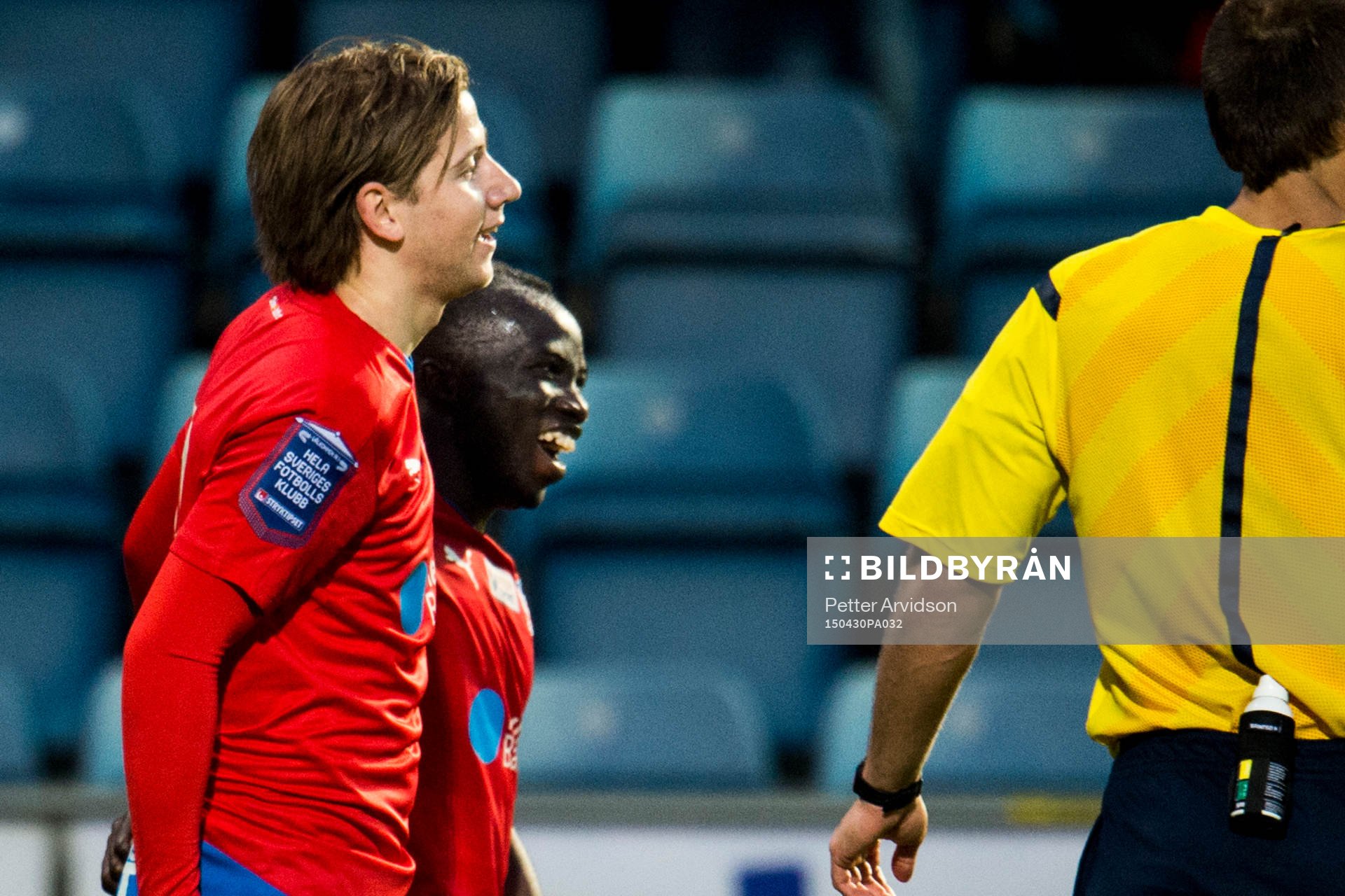 Helsingborgs Darijan Bojanic och Emmanuel Boateng jublar