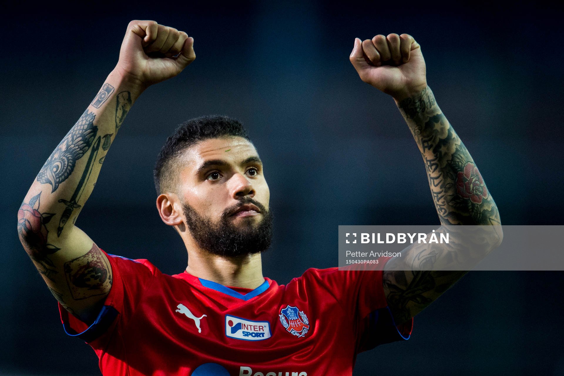 Helsingborgs Victor Palsson tackar publiken