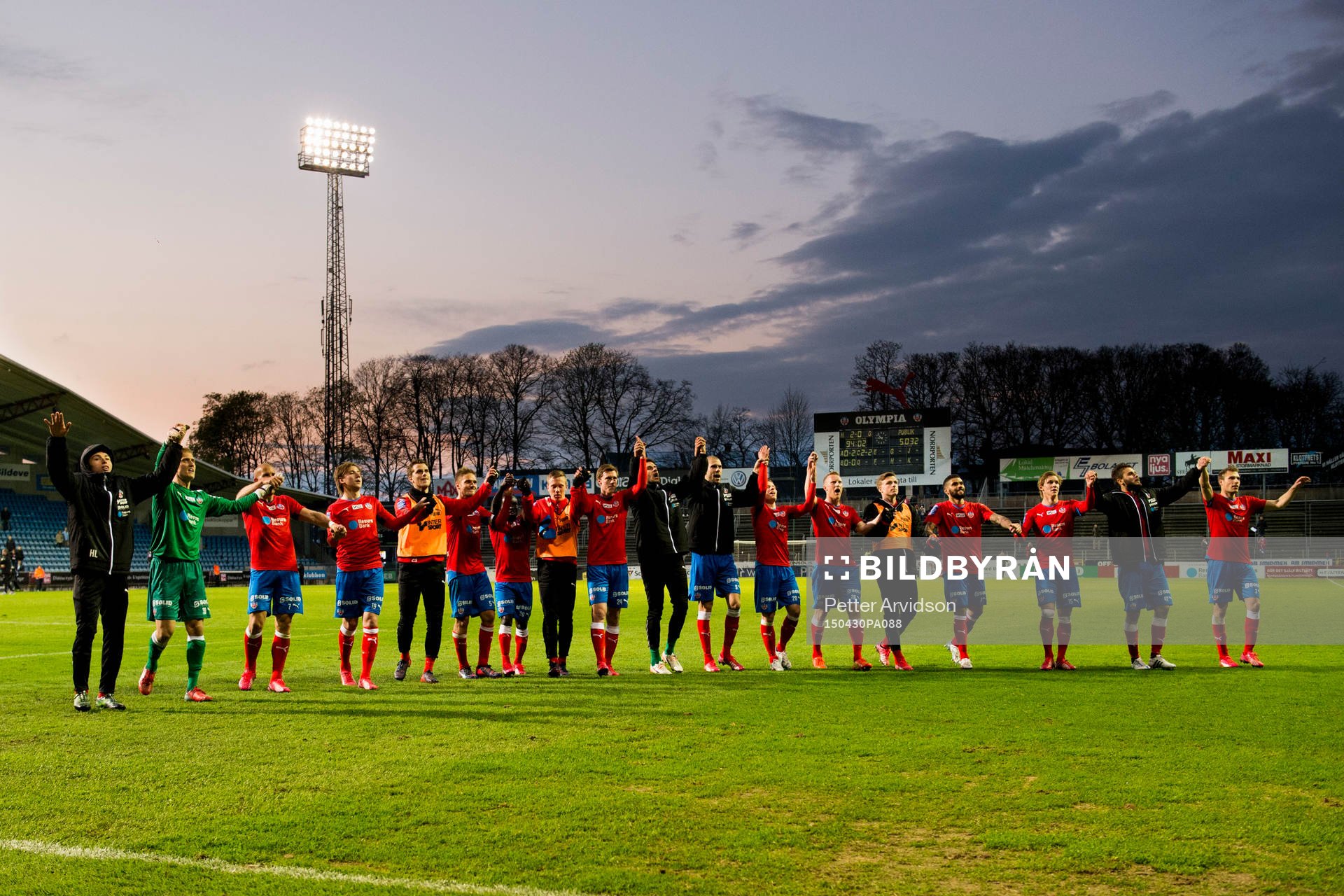 Helsingborgs spelare tackar publiken