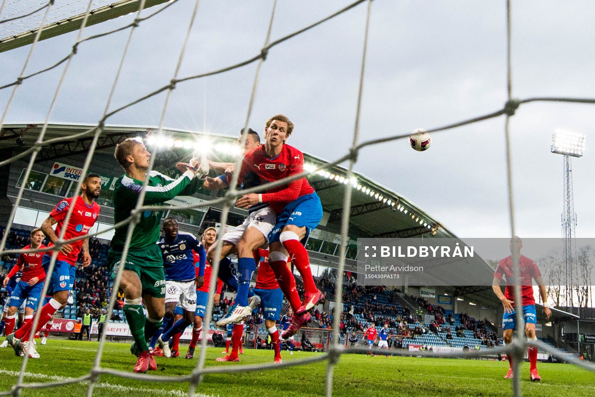 Helsingborgs målvakt Pär Hansson och Emil Krafth mot
