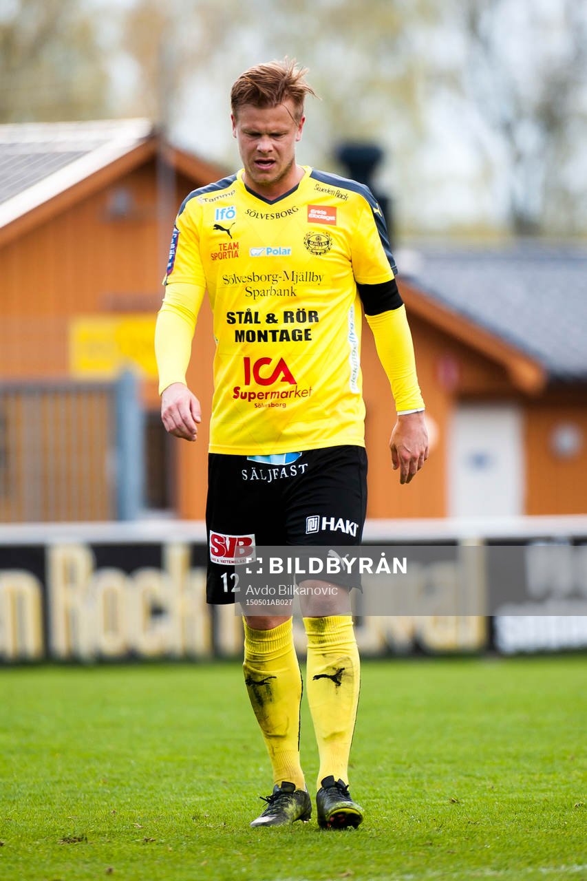 Mjällbys David Löfquist deppar