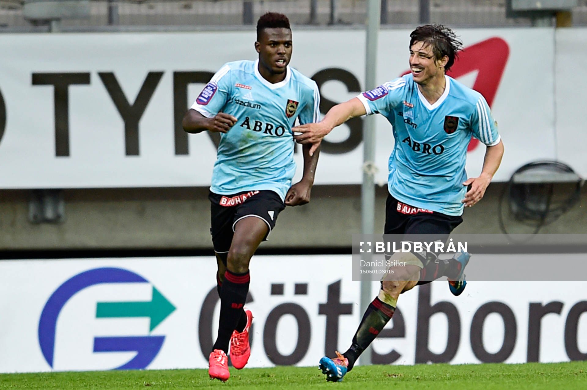 Brommapojkarnas Christian Kouakou jublar med Gabriel