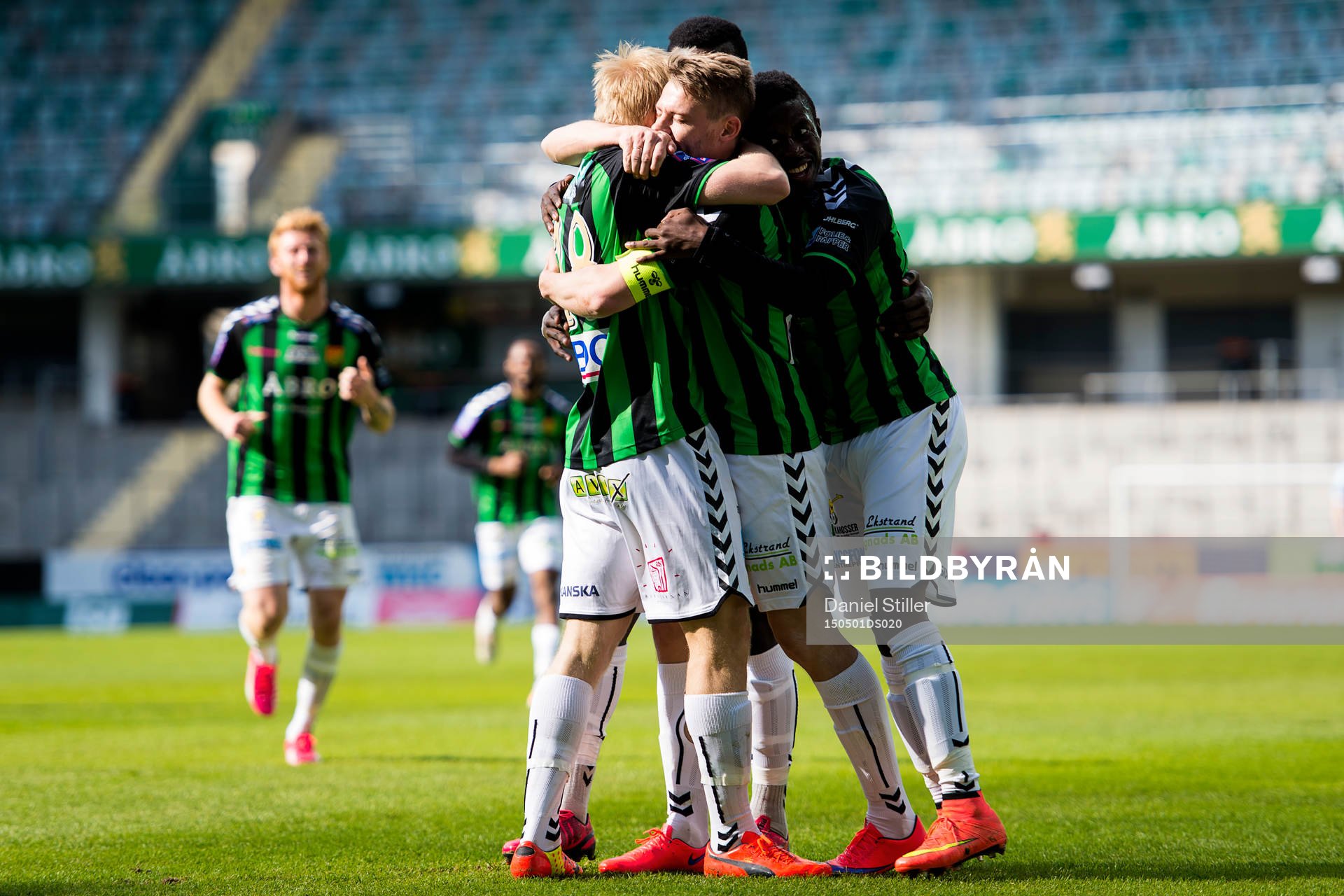 Gais Patrik Ingelsten jublar