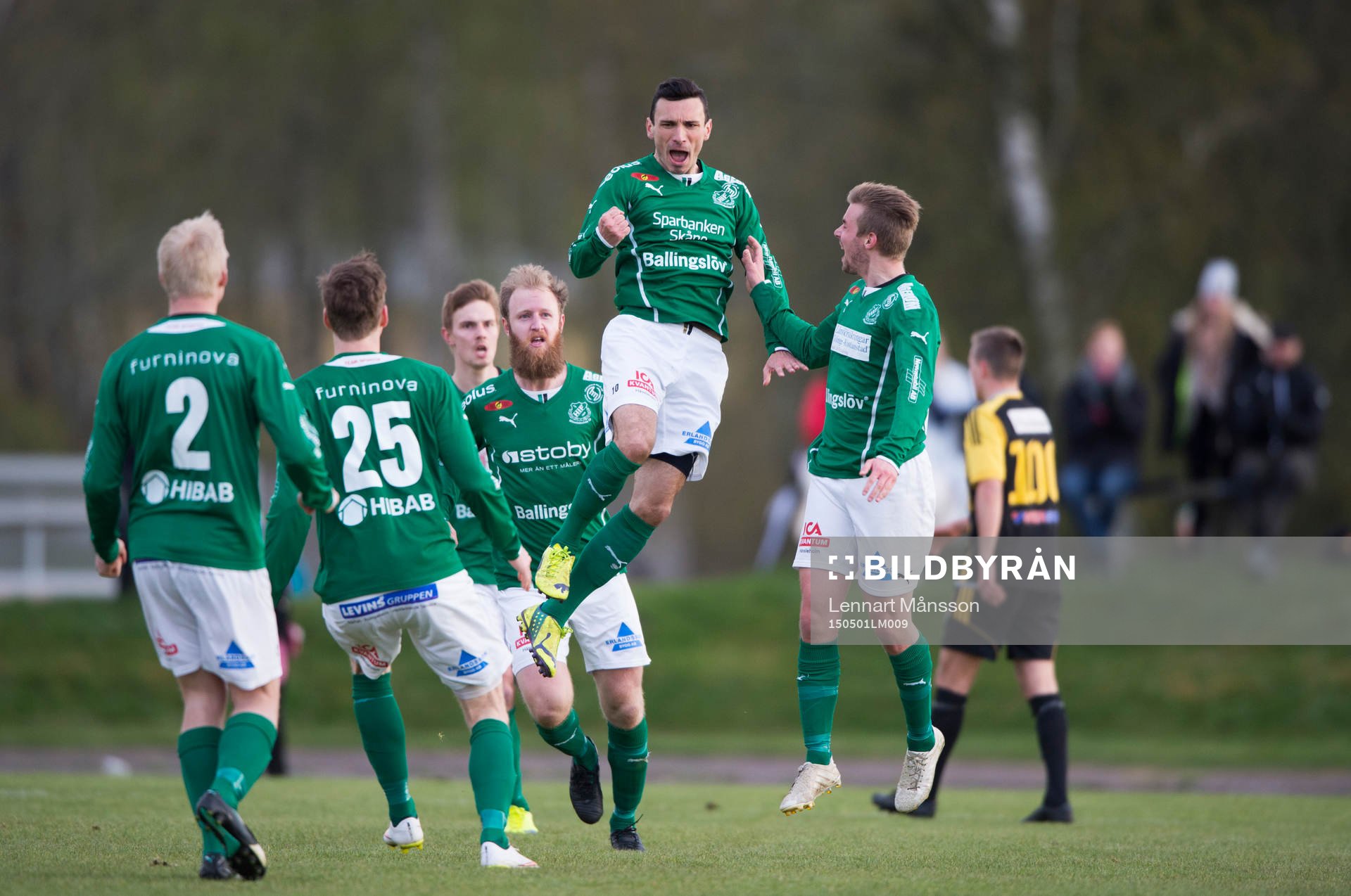 s Burim Rexhepi har kvitterat till 2-2 i matchen i division