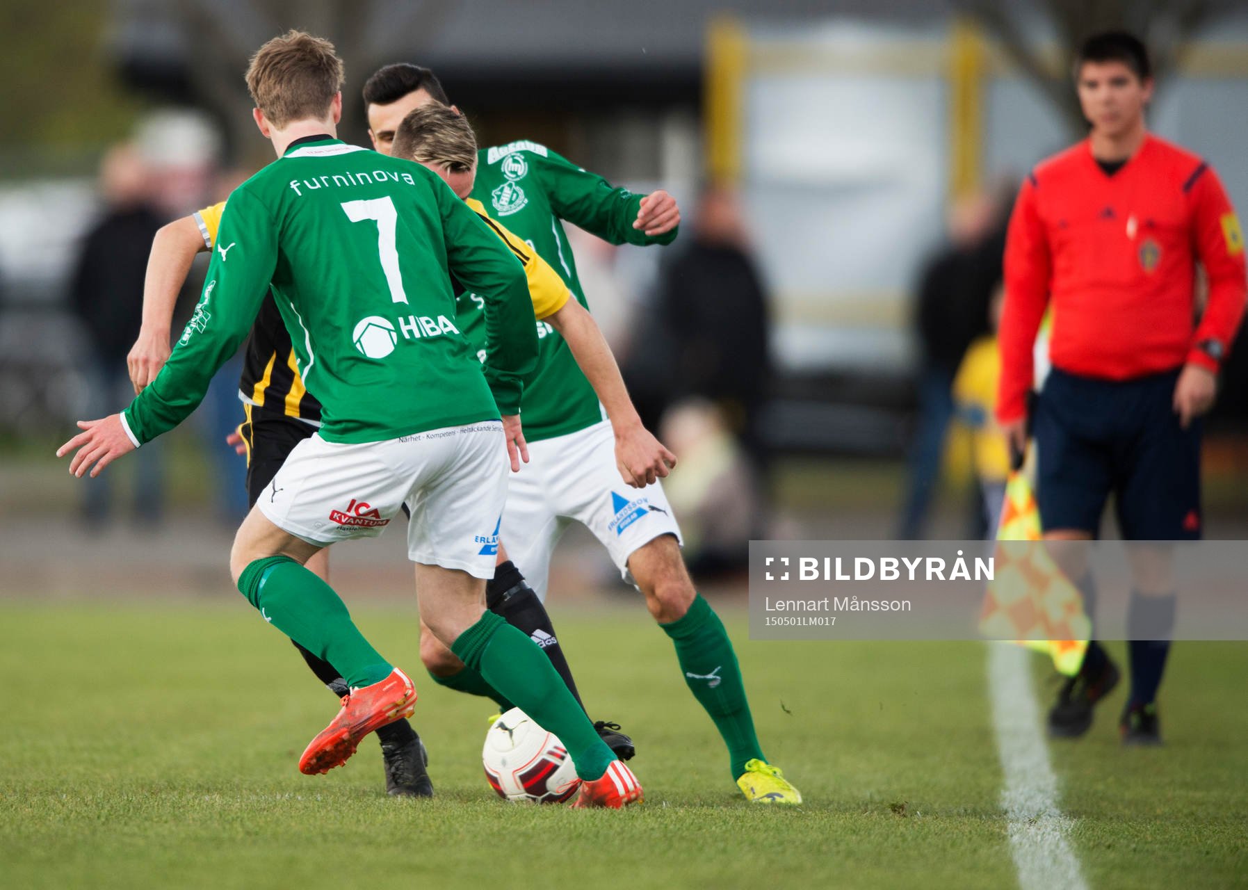 Assisterande domare i matchen i division 2 mellan