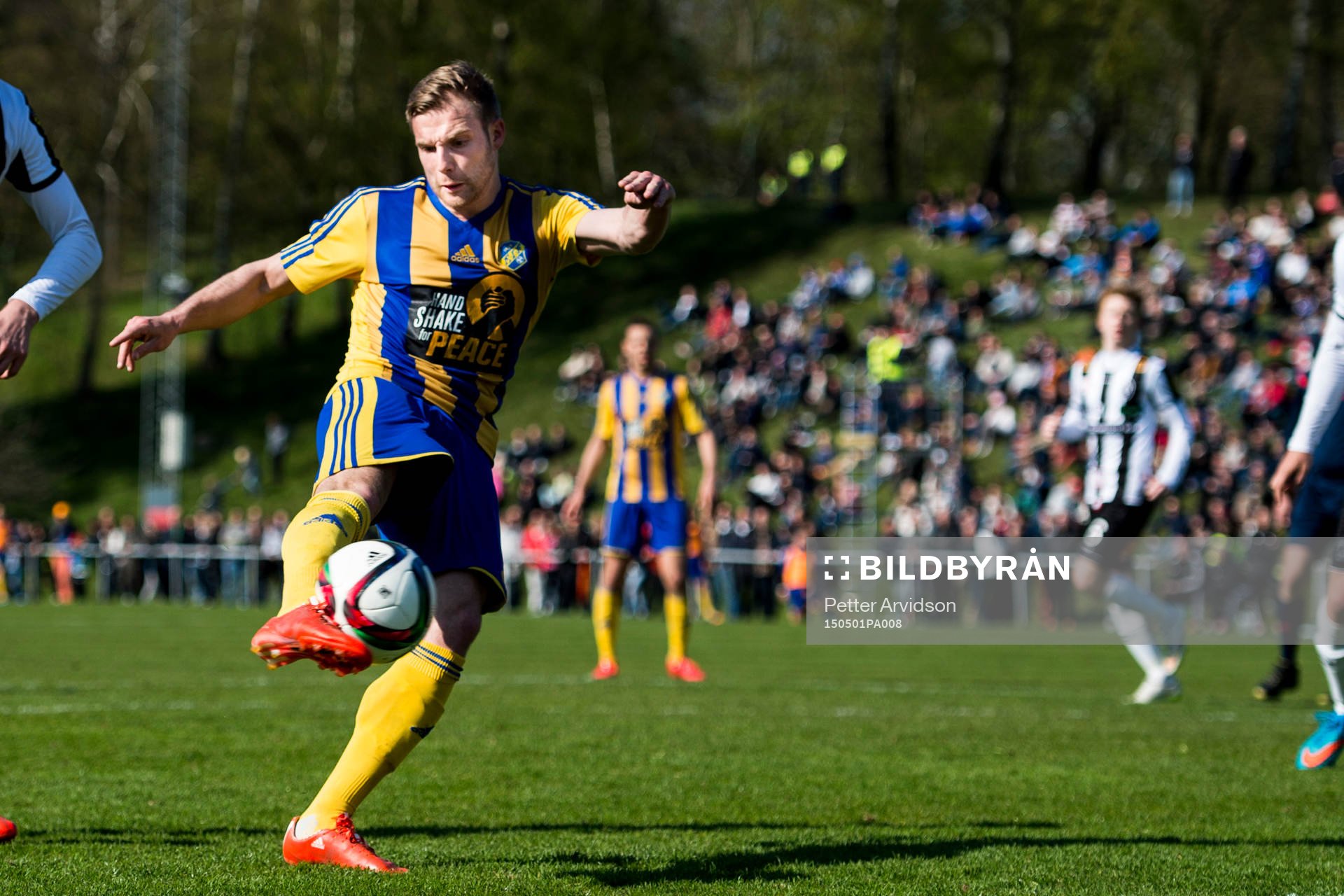 Eskilsminnes Emil Åberg skjuter in 3-0 målet
