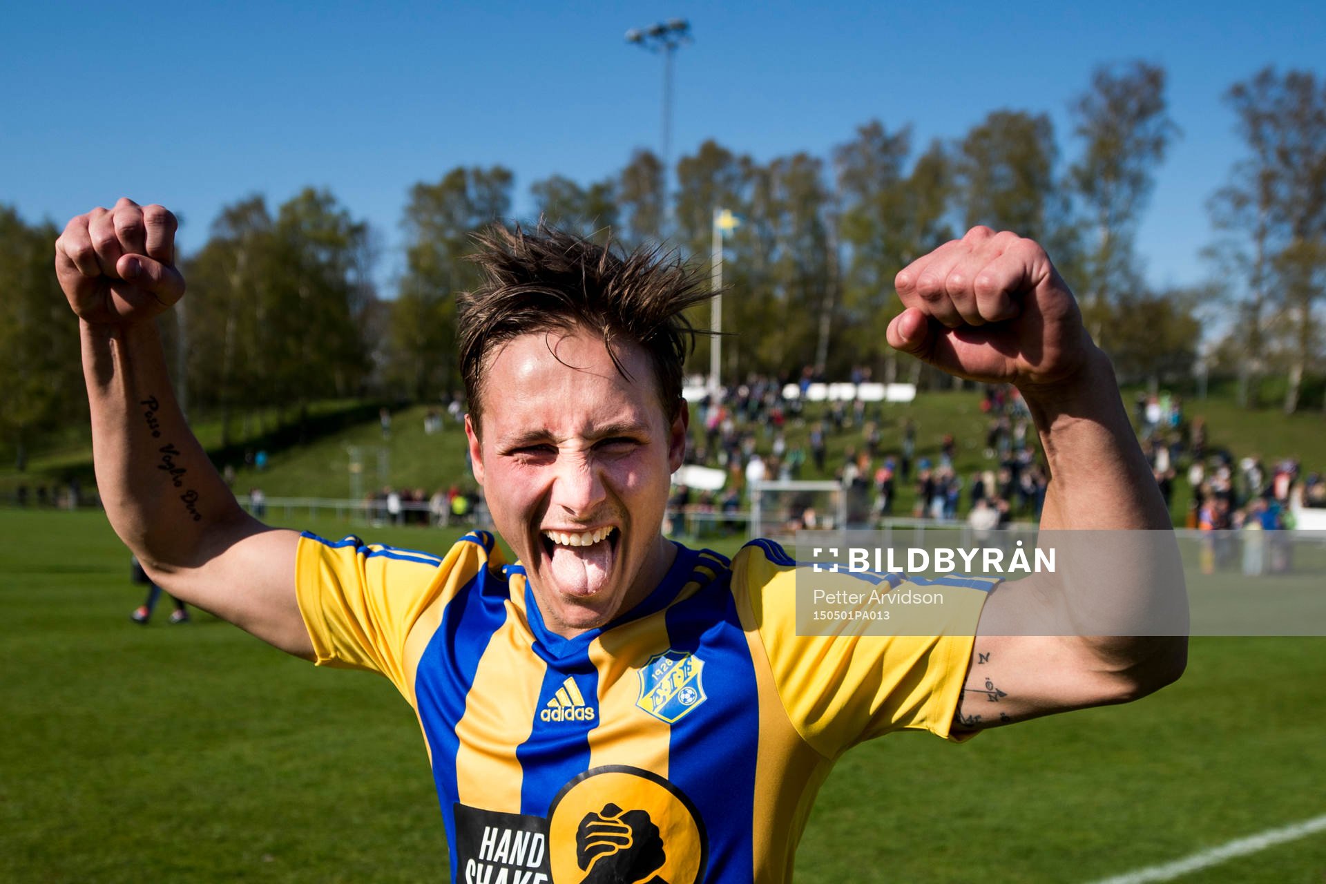 Eskilsminnes Christoffer Levi jublar