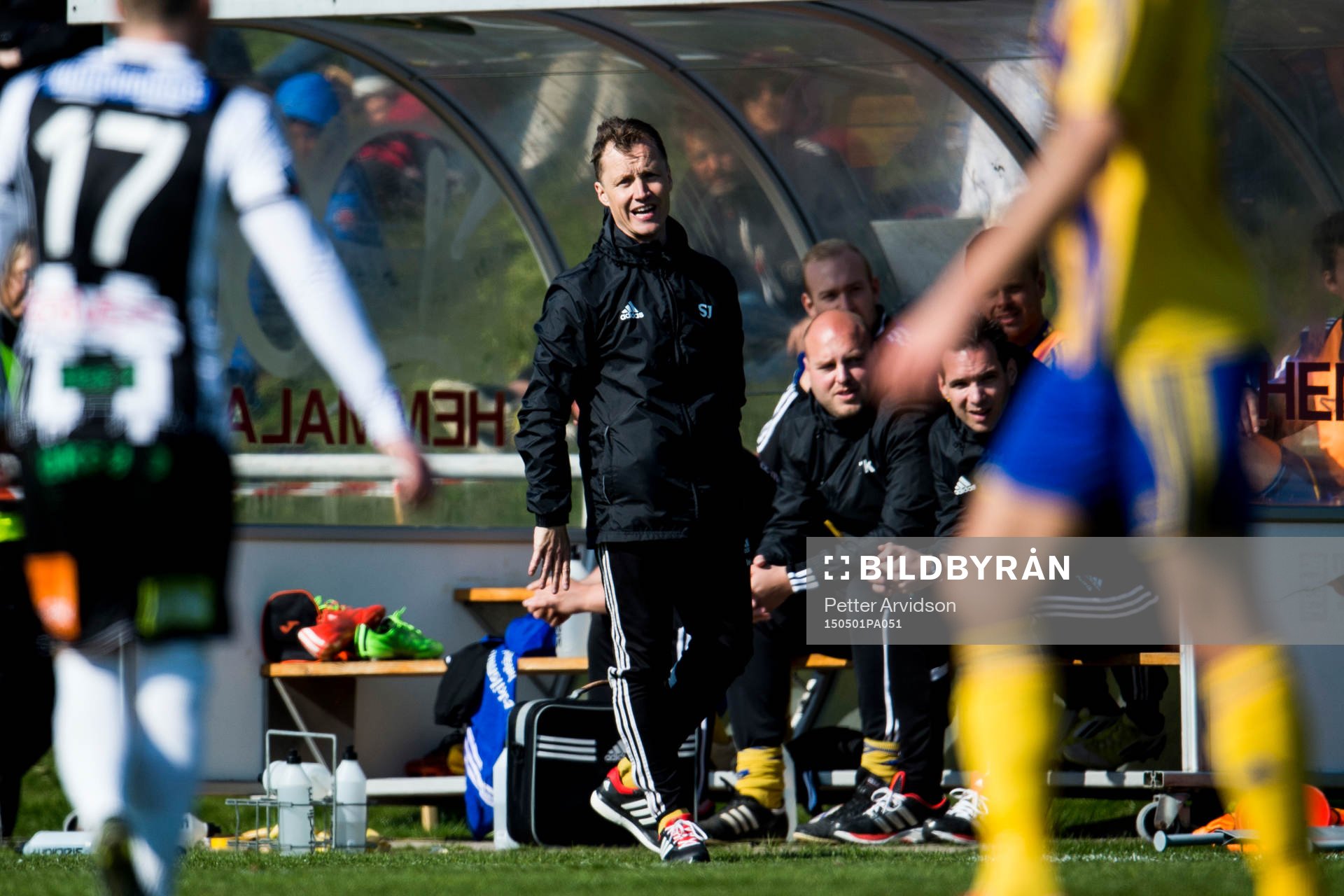 Eskilsminnes tränare Stefan Jansson under fotbollsmatchen i division 1 mellan Eskilsminne och Landskrona den 1 maj 2015 i Helsingborg.