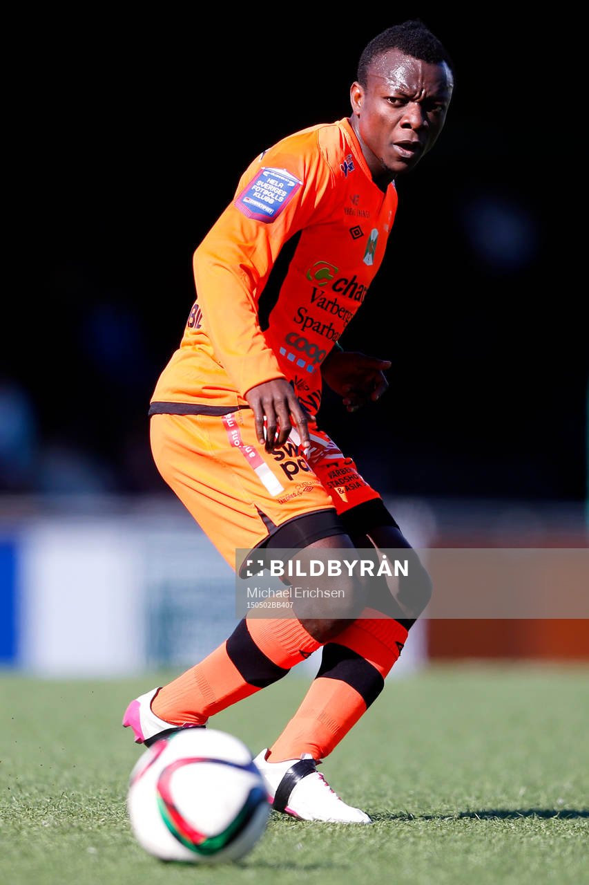 Varbergs Thomas Boakye under fotbollsmatchen i Superettan mellan Utsikten och Varberg den 2 maj 2015 i Göteborg.