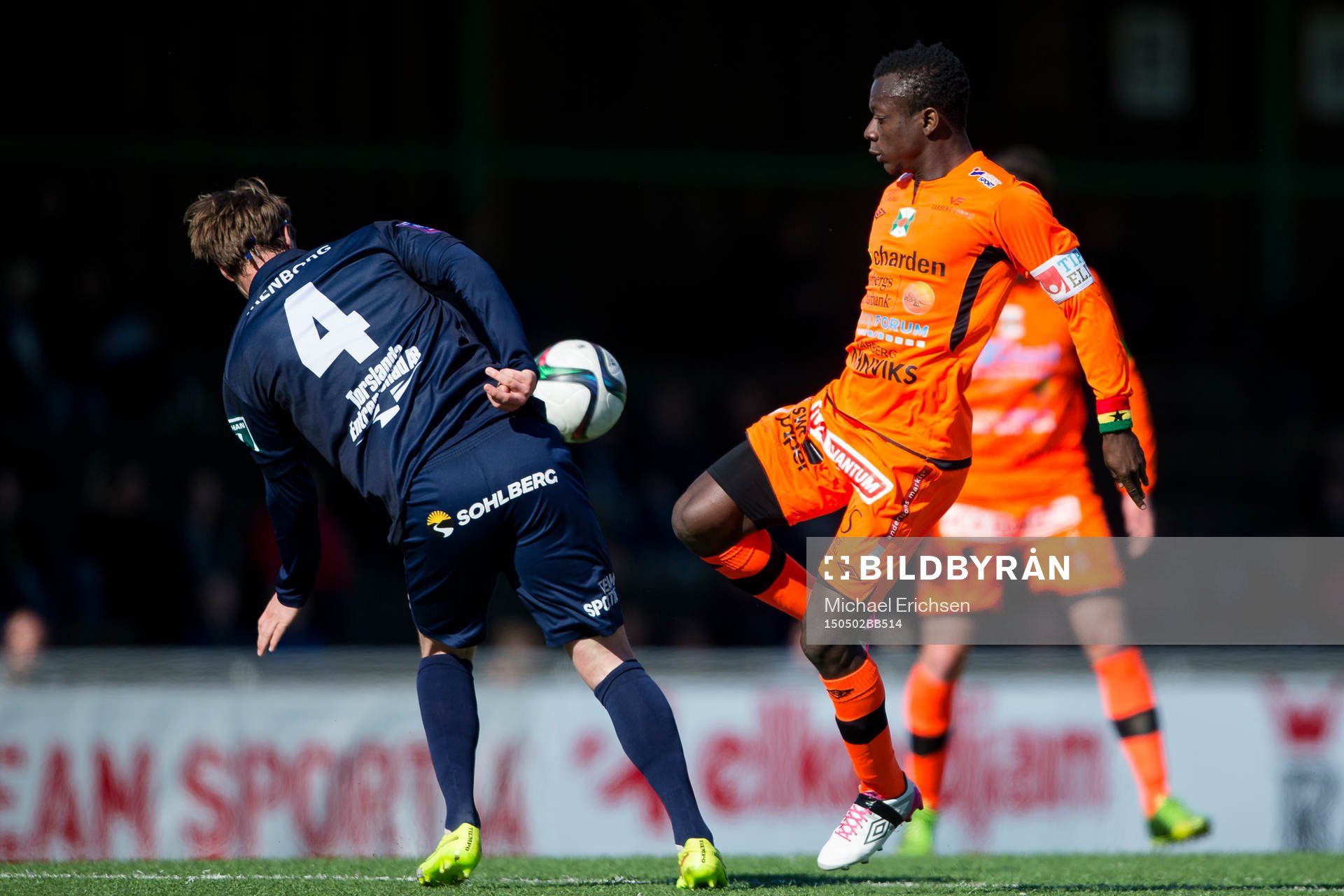 Utsiktens Niklas Olsson mot Varbergs Thomas Boakye